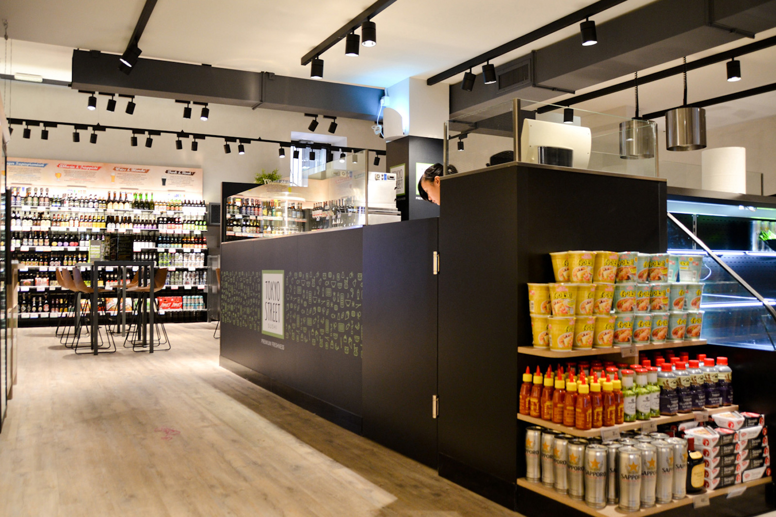 Nuova apertura supermercato su layout Urban con punto ristoro corso Garibaldi  (MI) Traumfabrik studio associato Milano