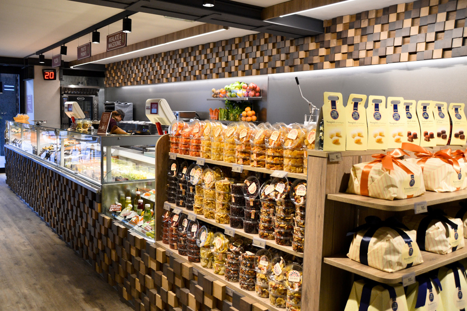 Nuova apertura supermercato su layout Urban con punto ristoro corso Garibaldi  (MI) Traumfabrik studio associato Milano