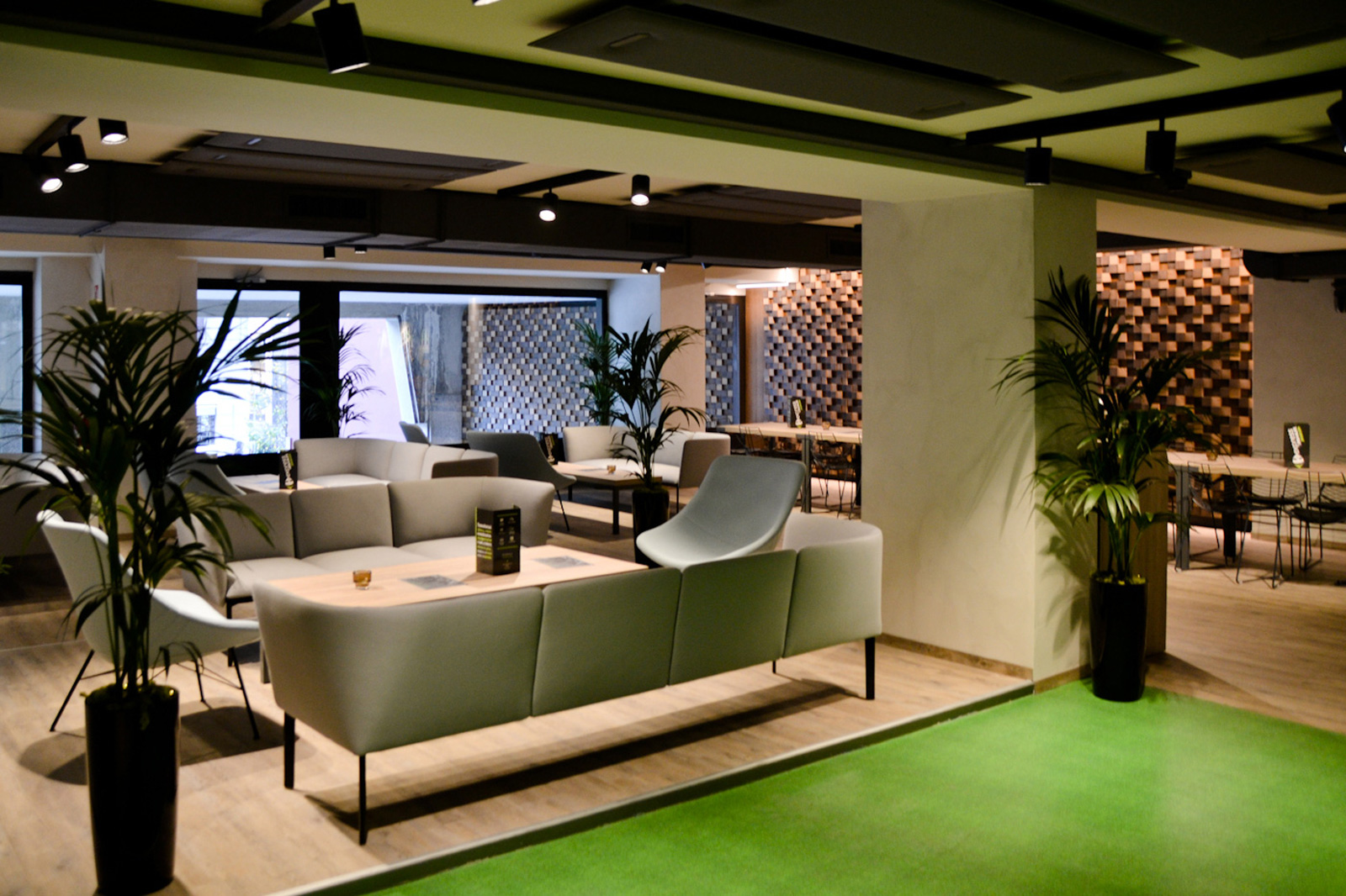 Nuova apertura supermercato su layout Urban con punto ristoro corso Garibaldi  (MI) Traumfabrik studio associato Milano
