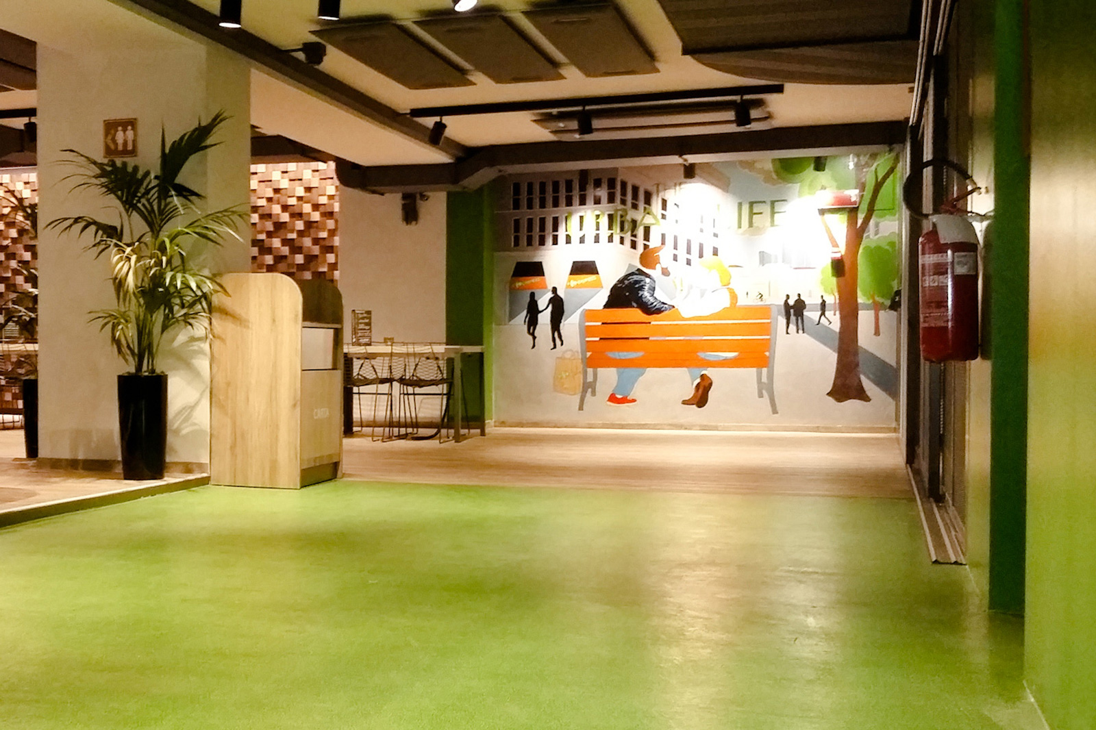 Nuova apertura supermercato su layout Urban con punto ristoro corso Garibaldi  (MI) Traumfabrik studio associato Milano