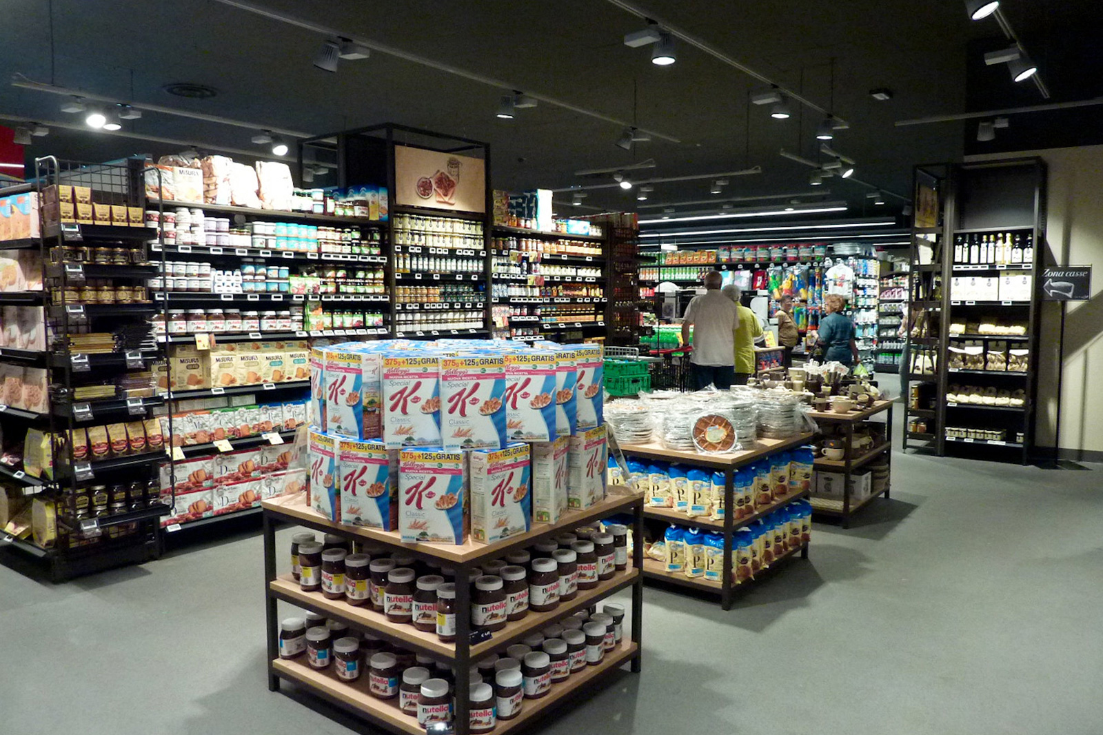 Ristrutturazione e rifacimento layout carrefour market su modello gourmet Varese Traumfabrik studio associato Milano
